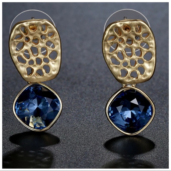 🌺 Swarovski Crystals The Zylyah Deco Earrings - Picture 3 of 7